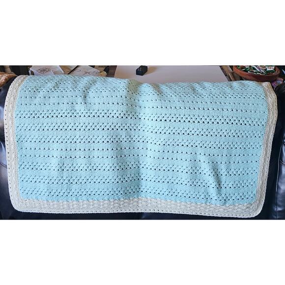 CROCHET Afghan Blanket Teal Blue Yellow Baby Small 44" x 32" Scalloped GIFT - Picture 3 of 8